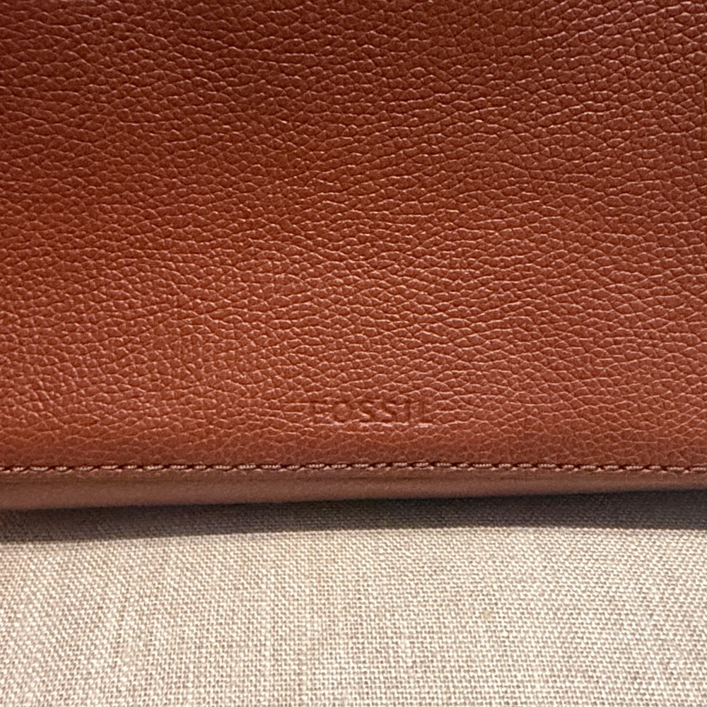 Fossil “Mandy” Small Leather Crossbody Bag - Picture 3 of 16